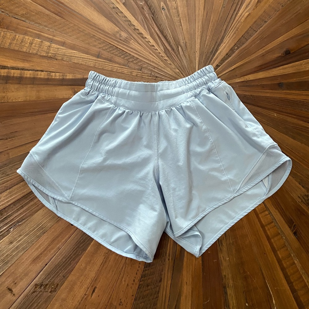 Lululemon Hotty Hot Low-Rise 4” Shorts in Blue Linen Size 2